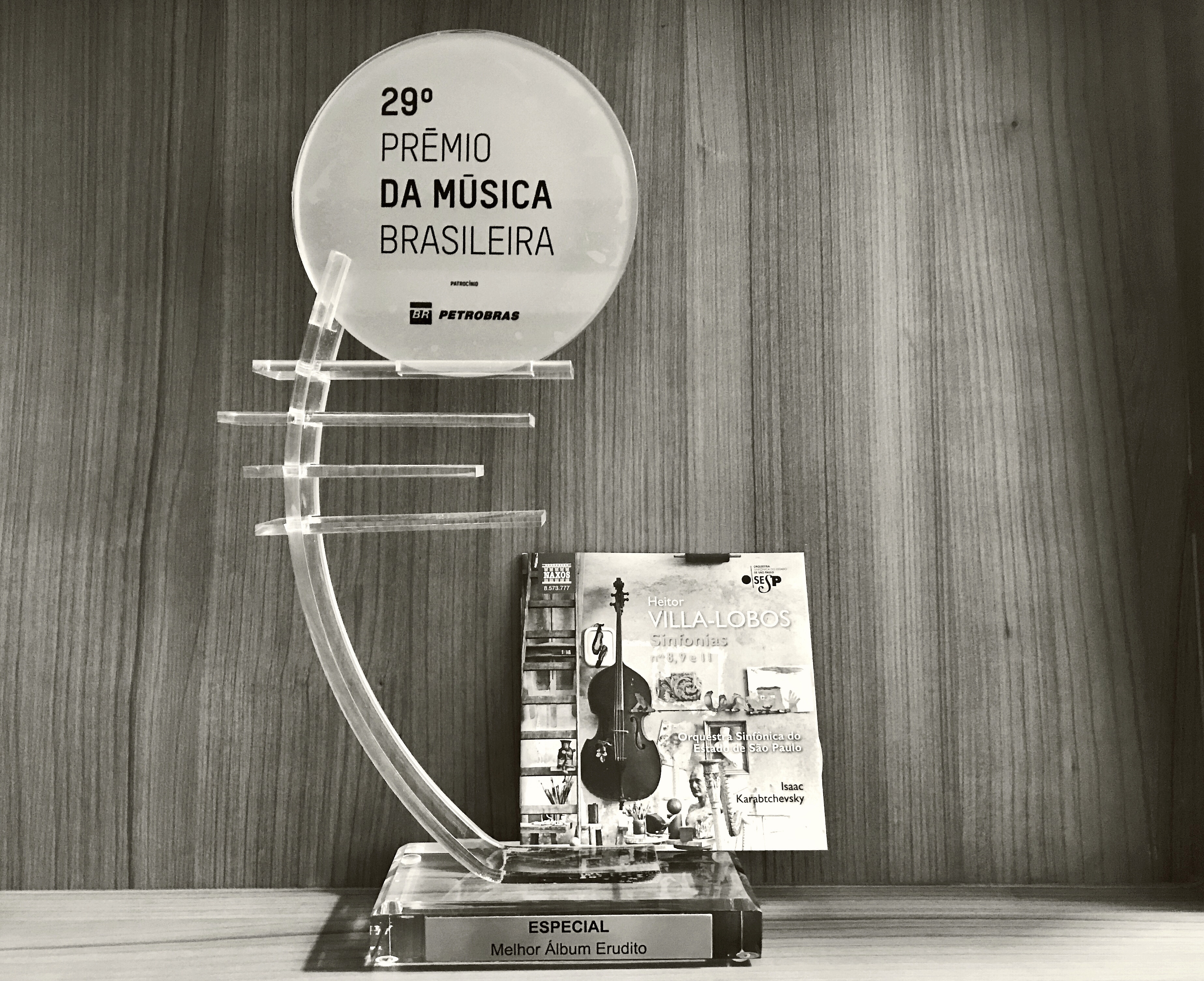 Prêmio de Melhor Álbum Erudito recebido pela Osesp [Foto: Arthur Nestrovski / divulgação]