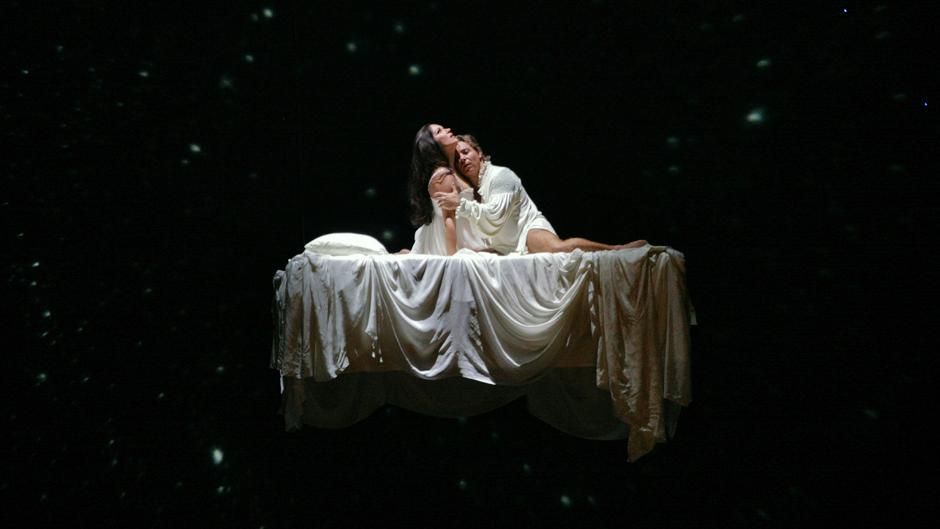 Cena de produção da ópera "Romeu e Julieta", de Gounod, no Metropolitan Opera House de Nova York [Divulgação]