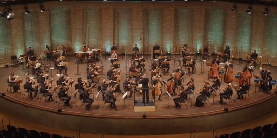 Orquestra do Festival durante concerto no Auditório Claudio Santoro [Reprodução/YouTube]