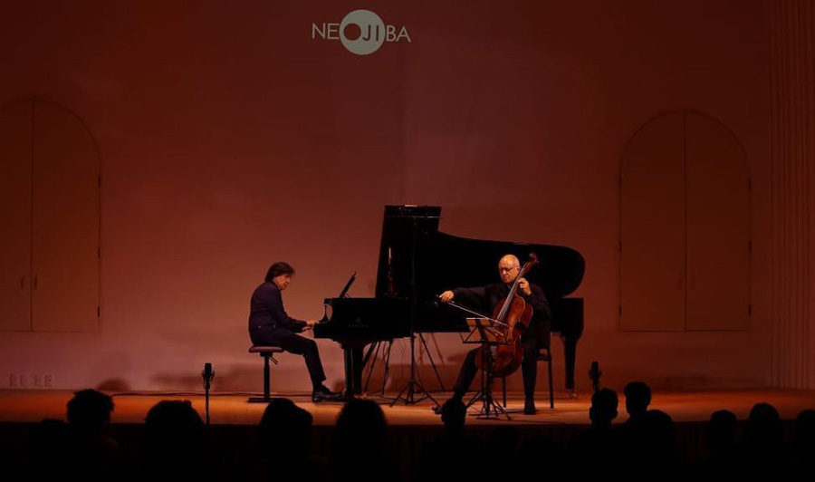 Ricardo Castro e Antonio Meneses durante recital na sede do Neojiba, em Salvador [Divulgação]