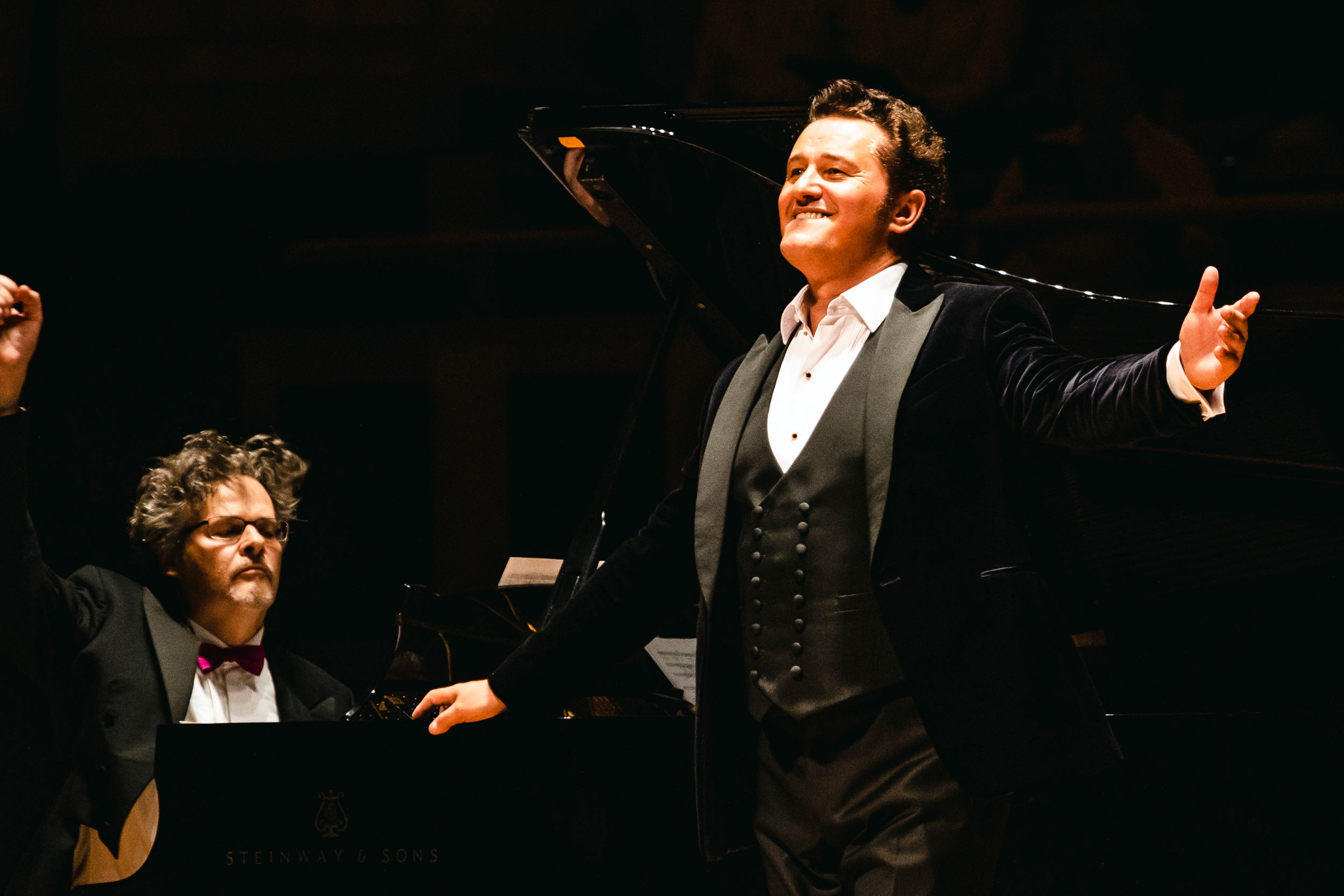 Camillo Radicke e Piotr Beczala durante recital na Sala São Paulo no dia 3 de maio [Revista CONCERTO]