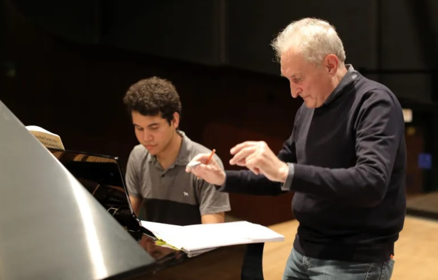 O  pianista Fabio Paez e o maestro Massimiliano Carraro [Divulgação]