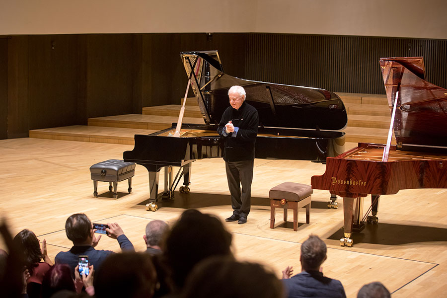 András Schiff no Gewandhaus (divugação, Bach-Archiv)