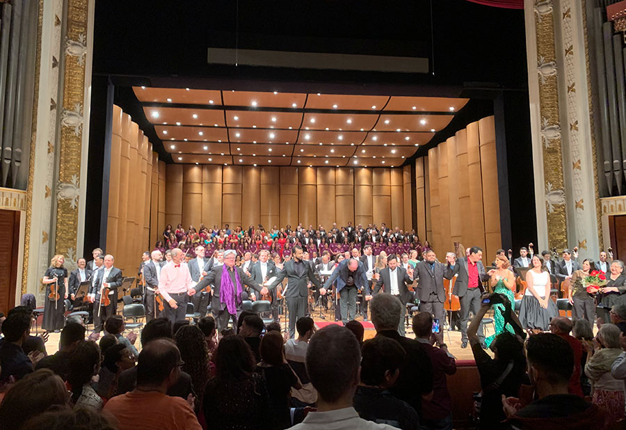 Final da apresentação de 'La bohême', de Puccini, no Theatro Municipal de São Paulo [Revista CONCERTO]