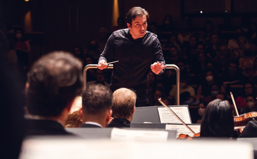 José Soares durante concerto com a Filarmônica de Minas Gerais [Divulgação/Luciano Viana]