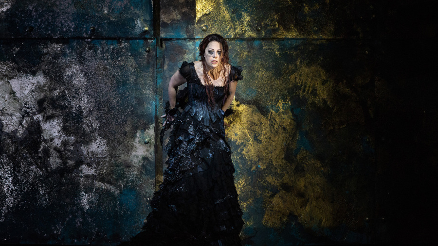 Sondra Radvanovsky em cena de "Medea", de Cherubini [Divulgação/MetOpera/Marty Sohl]