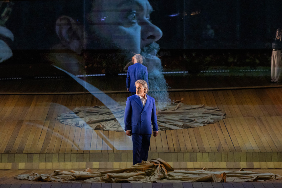 Alberto Gazale (Nabucco) e Savio Sperandio (Zaccaria) em cena de 'Nabucco' [Divulgação/Larissa Paz]