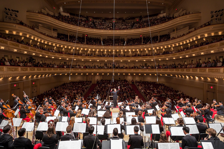 A National Youth Orchestra durante concerto com Marin Alsop no Carnegie Hall [Divulgação]