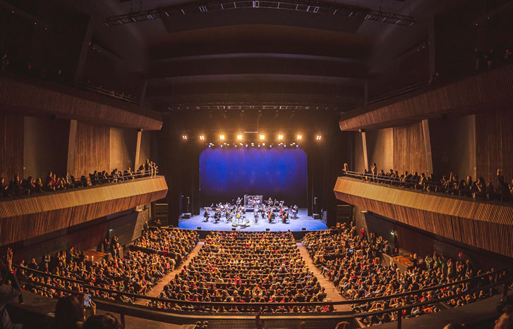 Apresentação da Orquestra Ouro Preto e Alceu Valença na Salle Pleyel, em Paris (divulgação, Rapha Garcia)