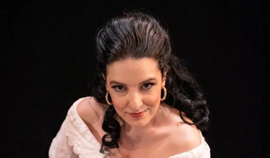 A mezzo soprano Luisa Francesconi como Carmen [Divulgação/Daniel Ebendinger]