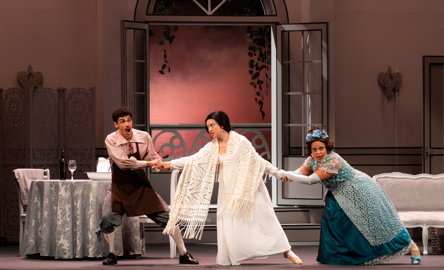 Cena de 'A escada de seda', de Rossini, no Theatro São Pedro [Divulgação]