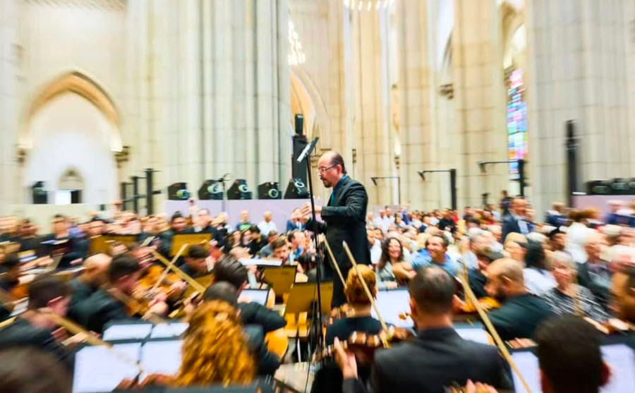 Emiliano Patarra em concerto com a Filarmônica Senai-SP [Divulgação]