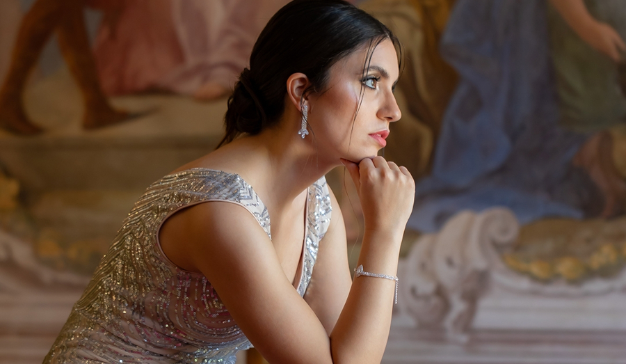 A soprano Greta Lirussi canta no Theatro Municipal de São Paulo [Divulgação]