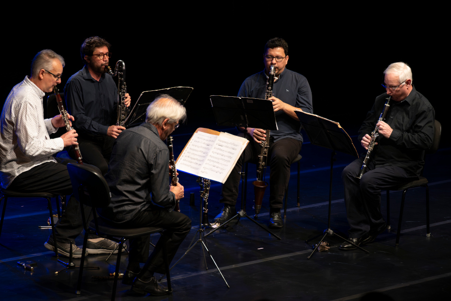 Os músicos do Sujeito a Guincho [Divulgação/Adriano Escanhuela]