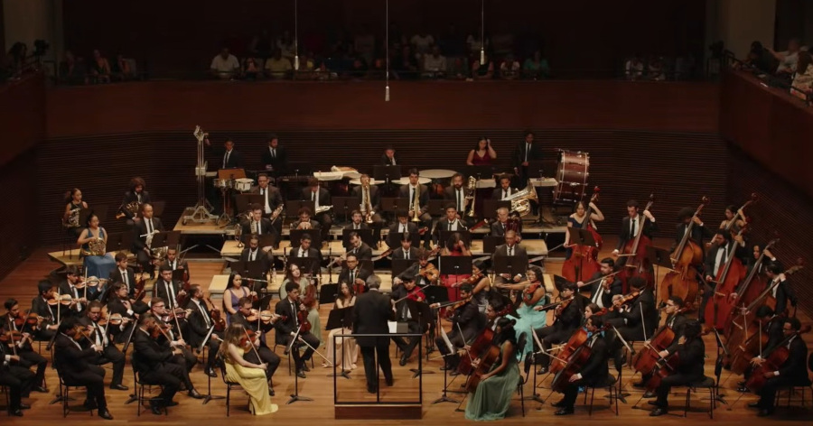 Concerto da Orquestra Sinfônica Heliópolis e do maestro Ira Levin no domingo, dia 22, no Teatro Baccarelli [Reprodução/YouTube]