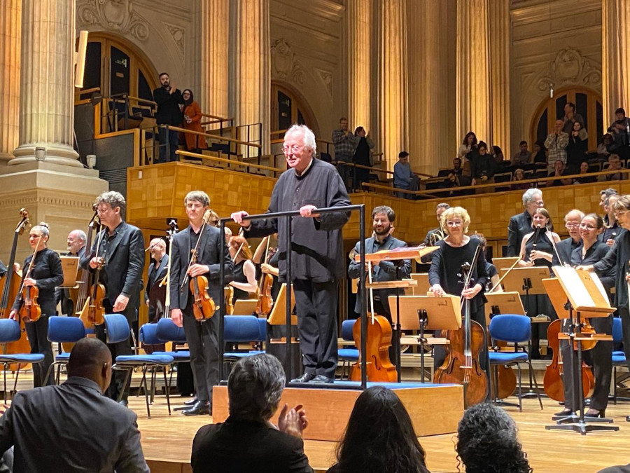 Philippe Herrewegue e seus músicos ao final do concerto na Sala São Paulo [Revista CONCERTO]