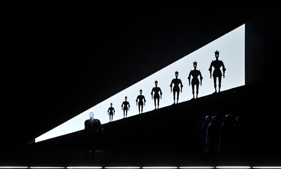 Cena da produção de 'Macbeth', de Verdi, no Theatro Municipal de São Paulo [Divulgação/Roger Sassaki/robertwilson.com]