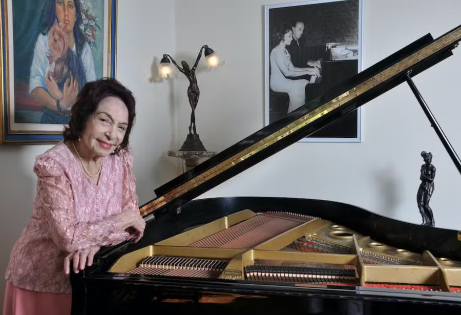 A pianista Maria Josephina Mignone em sua casa [Divulgação]