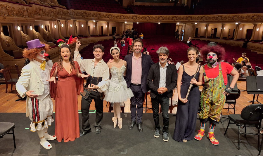 Artistas participantes de concerto didático no Theatro Municipal do Rio de Janeiro [Divulgação]