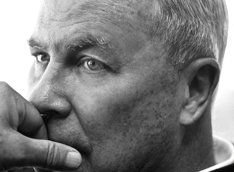 O diretor e dramaturgo Robert Wilson [Divulgação/Yorgos Kaplanidis/robertwilson.com]