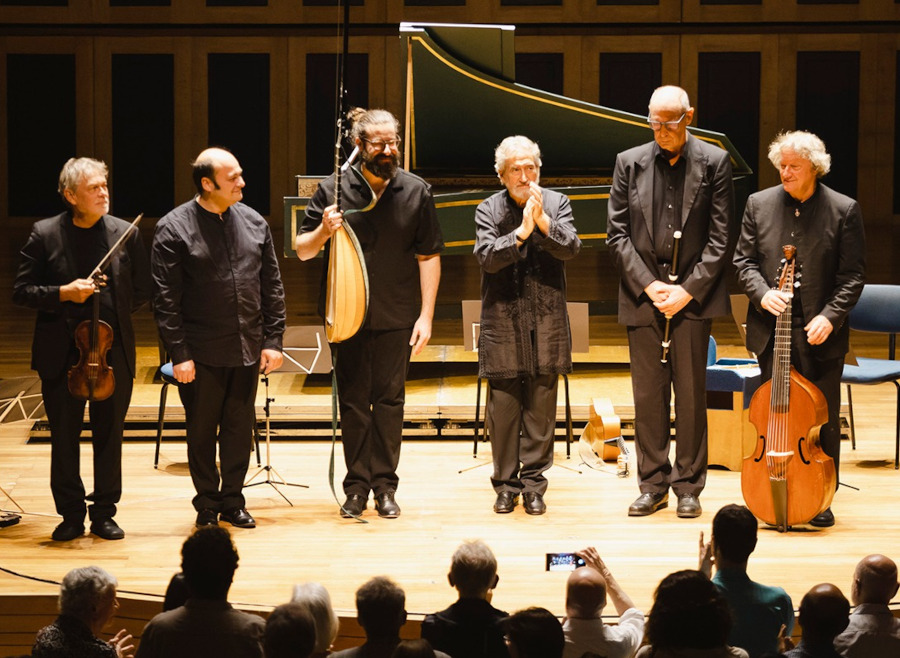 Jordi Savall e os músicos do Le Concert des Nations após apresentação na Sala São Paulo [Divulgação/Cultura Artística]