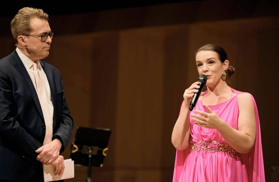 Jennifer Stumm durante a entrega do prêmio [Divulgação/Kronberg Academy]