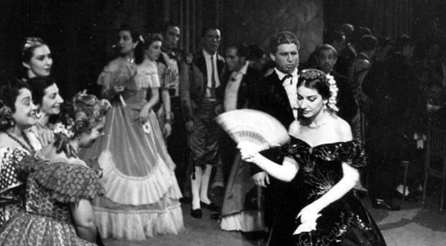 Callas em cena de 'La traviata', em Lisboa, 1958 [Reprodução]