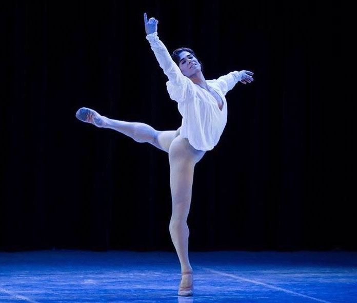 Gustavo Carvalho em “Romeu e Julieta”, de Kenneth MacMillan. Ballet Nacional Sodre (divulgação, Carlos Quezada)