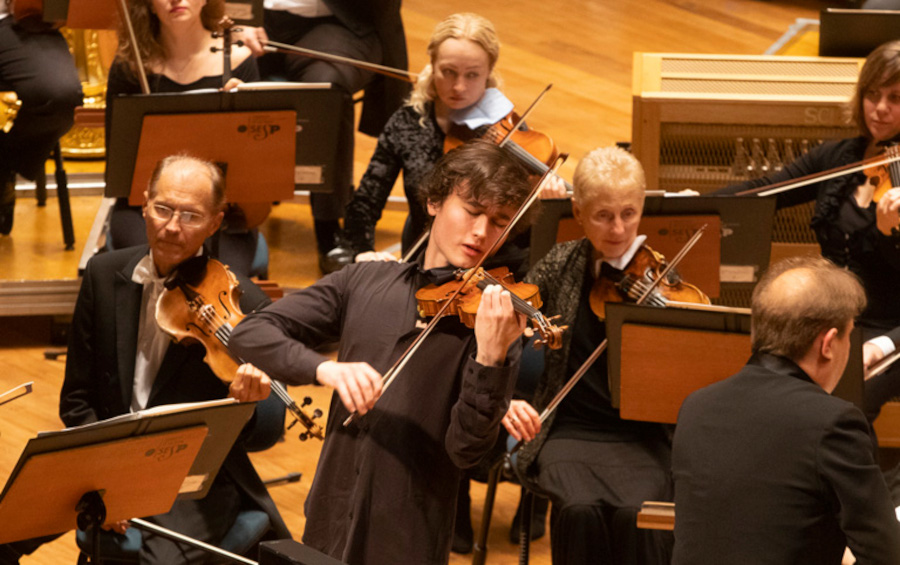 O violinista Daniel Lozakovich em concerto com a Osesp e Fischer na Sala São Paulo [Divulgação]