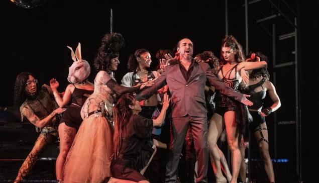 Revista Concerto  Carmina Burana no Theatro Municipal do Rio de Janeiro [Reprodução/ Instagram/ © Daniel Ebendinger]