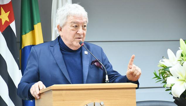 Revista Concerto Jorge Coli em 2024, ao se tornar professor emérito a Unicamp (reprodução, Lúcio Camargo)