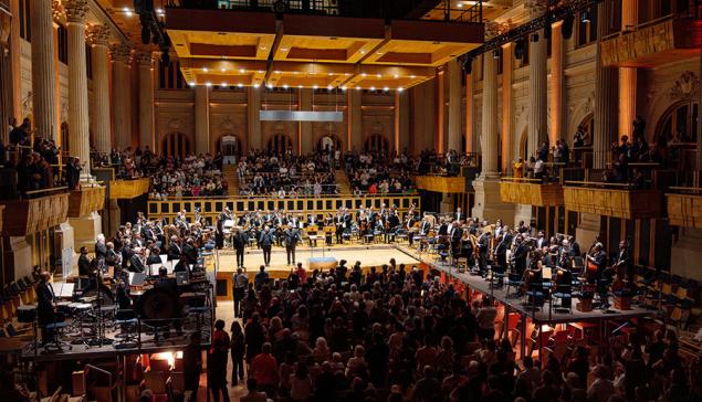 Revista Concerto Osesp disposta para a apresentação de ‘Gruppen’, de Stockhausen (divulgação, Íris Zanetti)