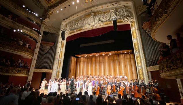 Revista Concerto Artistas são aplaudidos após a apresentação da Paixão segundo São Marcos, no Theatro Municipal de São Paulo (Revista CONCERTO)