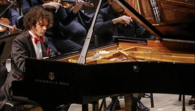 Revista Concerto Fabio Martino [Reprodução/ Instagram/ Lorenzo Savergnini]