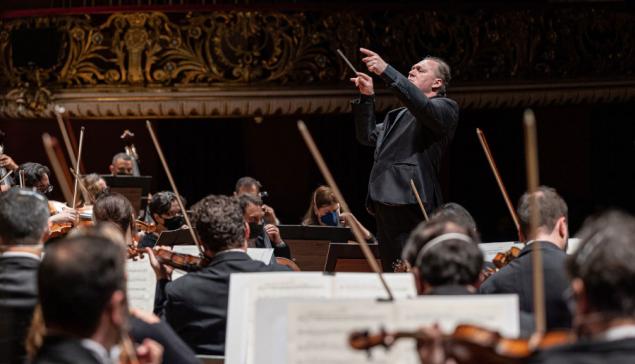 Revista Concerto Roberto Minczuk rege a Orquestra Sinfônica Municipal [Divulgação]