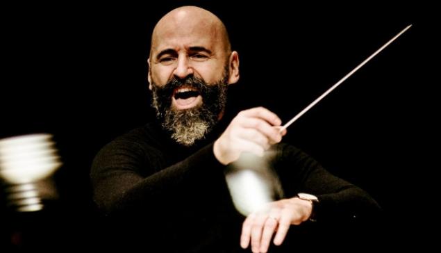 Revista Concerto O maestro Pierre Bleuse [Divulgação/Mathias Benguigui]