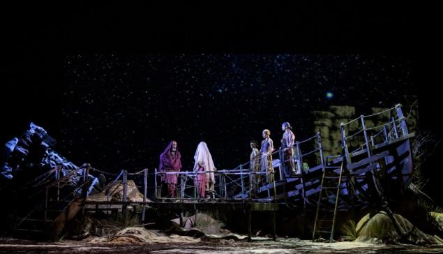 Revista Concerto Cena da produção de 'Os pescadores de pérolas', de Bizet, no Theatro Municipal do Rio de Janeiro [Divulgação/Daniel Ebendinger]