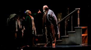 Eliane Coelho e Mauro Wrona em cena de 'O canto do cisne' [Divulgação/Heloisa Bortz]