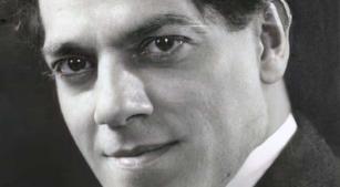 Villa-Lobos em foto do início dos anos 1920 [Reprodução]