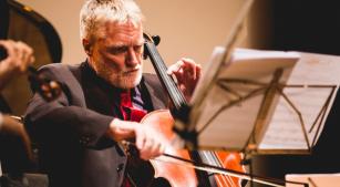 O violoncelista David Chew [Divulgação]