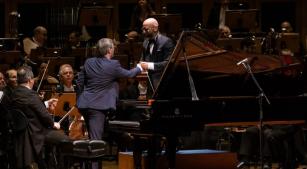 Jean-Frédéric Neuberger e Pierre Bleuse durante concerto com a Osesp [Divulgação]