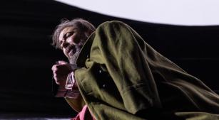 Cena da montagem de 'Macbeth' no Municipal [Divulgação/Rafael Salvador]