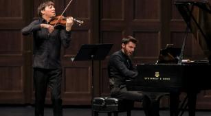 Joshua Bell e Peter Dugan [Divulgação]