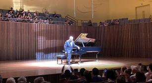 Caio Pagano no recital da Cultura Artística (Revista CONCERTO)