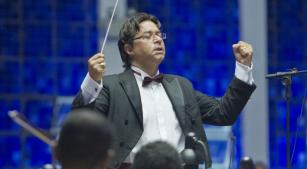 Maestro Claudio Cohen (reprodução Facebook)