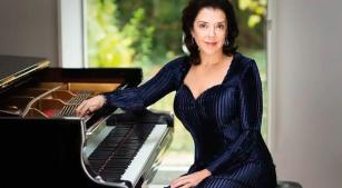 A pianista Elena Baskirova [Divulgação/Nikolaj Lund]