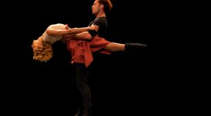 Cena da coreografia 'Estância' [Divulgação/José Luiz Pederneiras]