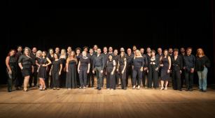 Elenco da Companhia de Ópera do Rio Grande do Sul [Divulgação/Vitoria Proença]