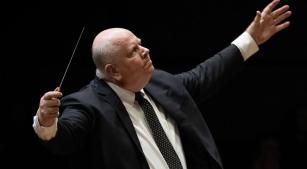 Maestro Manfredo Schmiedt, diretor artístico da Ospa [Divulgação/Daisson Flach]