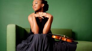 A violinista americana Tai Murray [Divulgação/Julia Wesely]